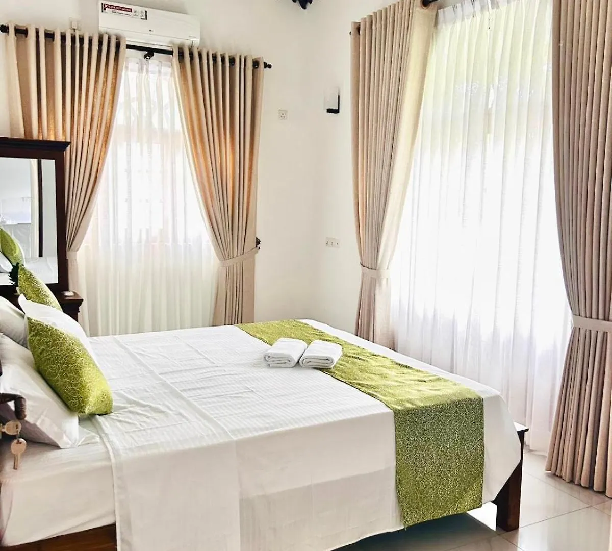 Neem Aura Home Stay Seeduwa 0*,