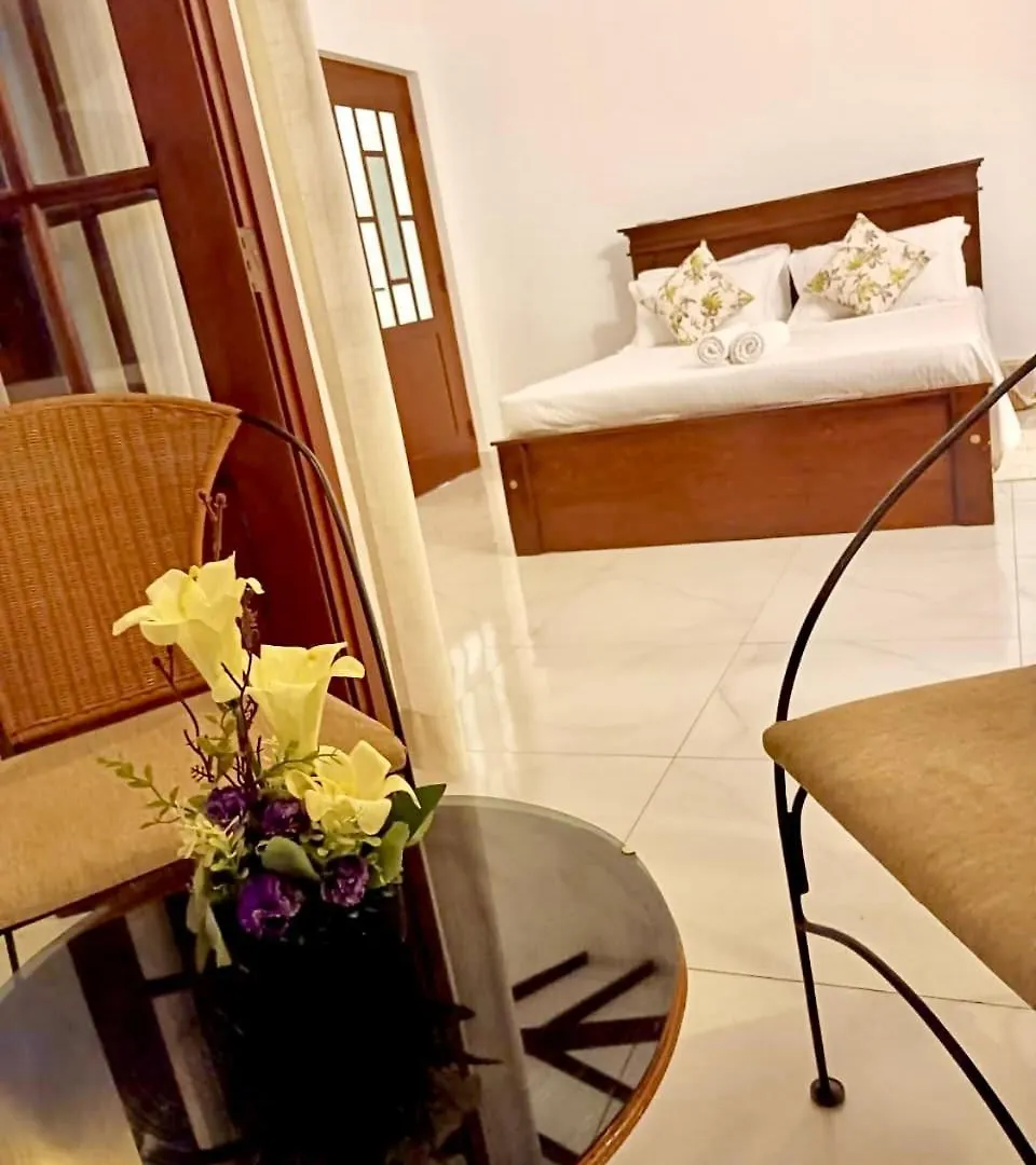 Homestay Neem Aura Home Stay Seeduwa
