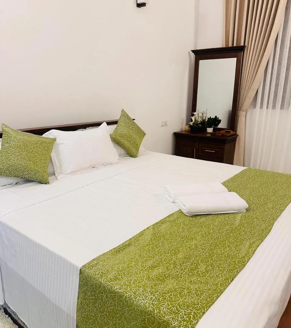 Neem Aura Home Stay Seeduwa