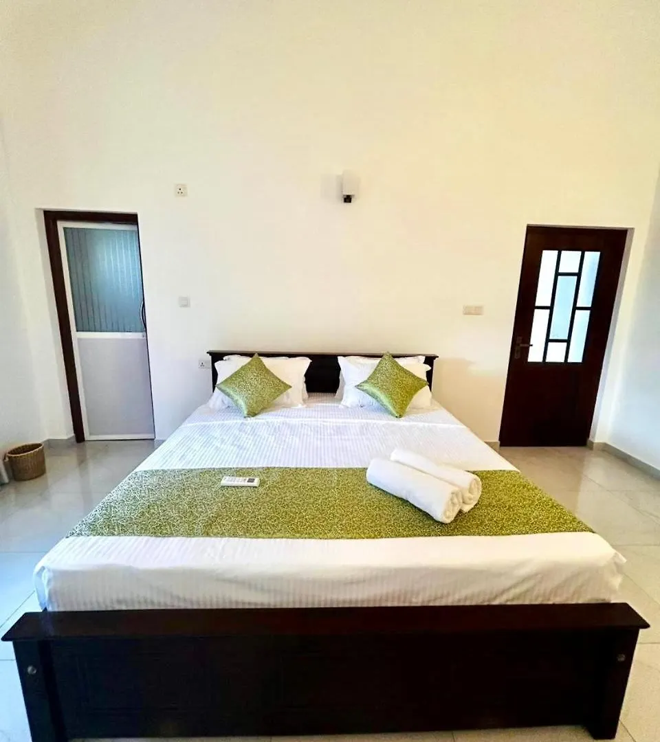 Homestay Neem Aura Home Stay Seeduwa