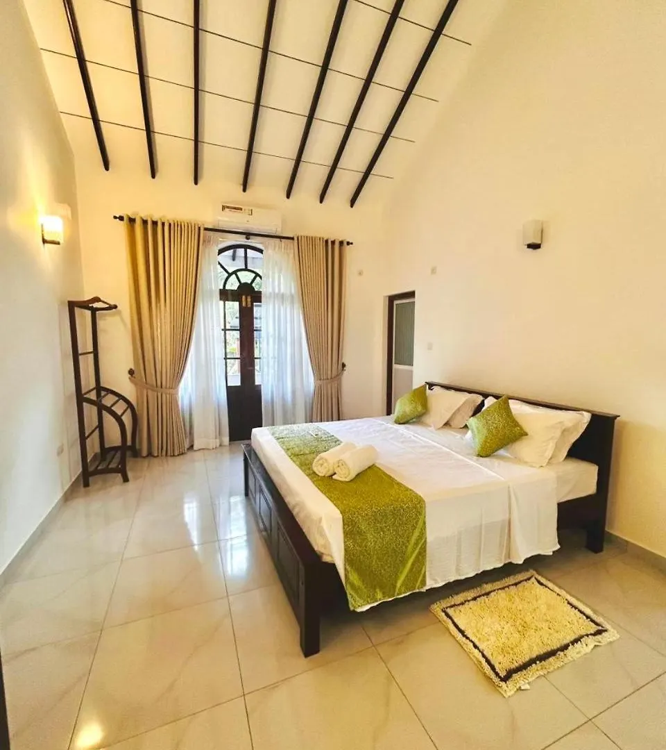 Neem Aura Home Stay Seeduwa