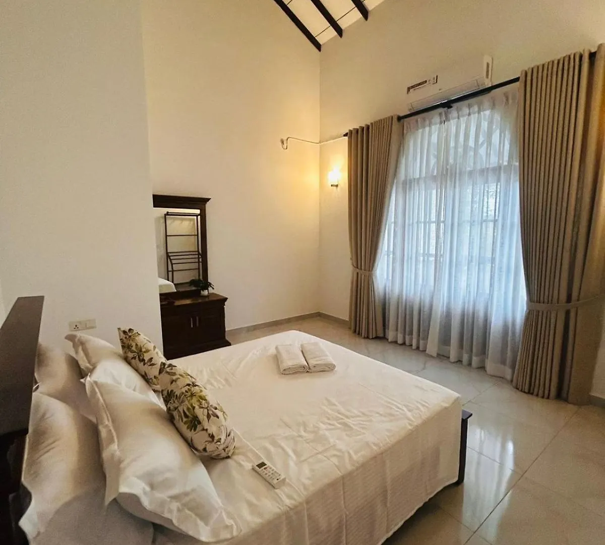 Homestay Neem Aura Home Stay Seeduwa