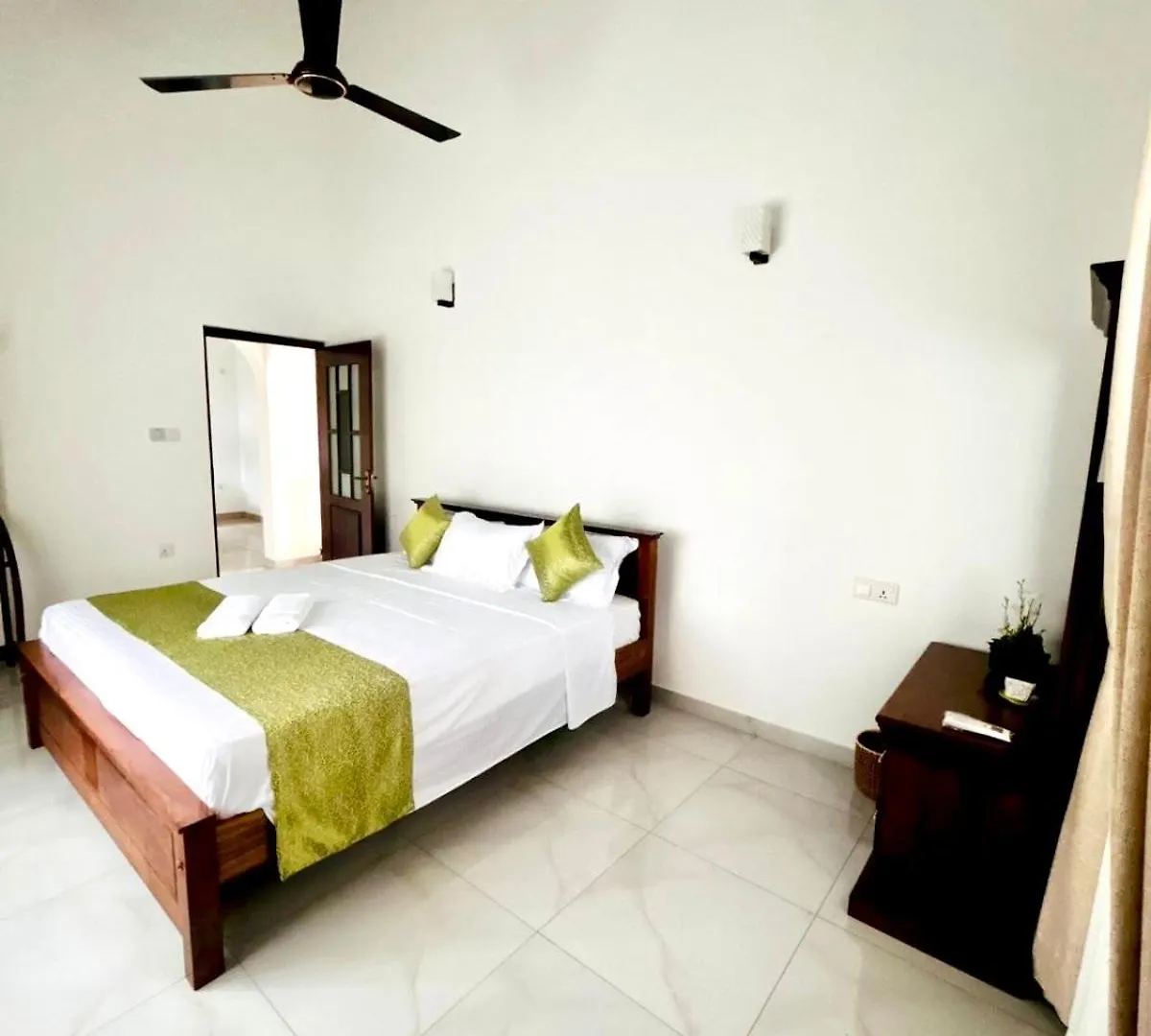 Neem Aura Home Stay Seeduwa 0*,