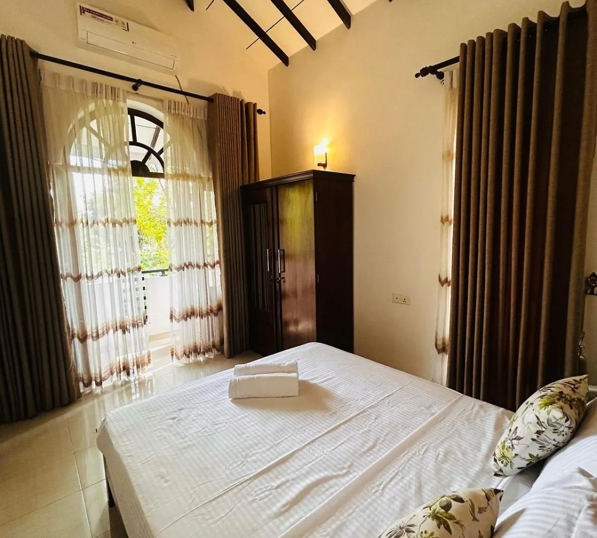 Homestay Neem Aura Home Stay Seeduwa